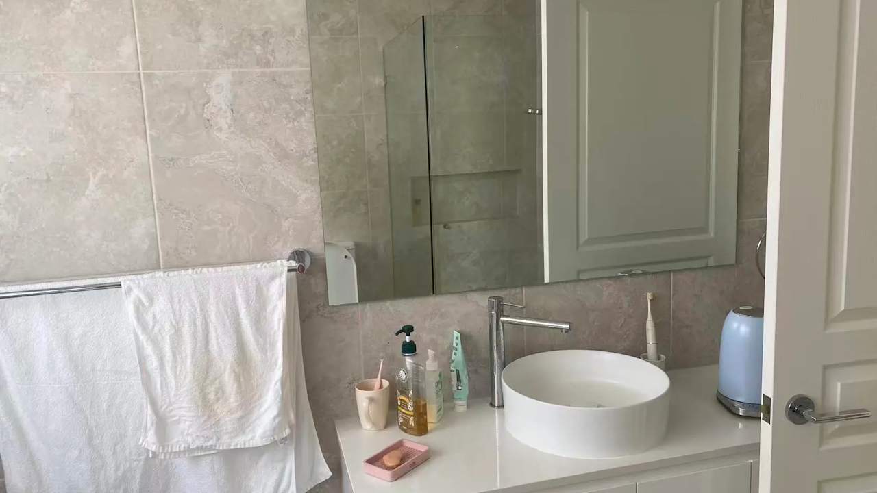 Furnished room with own bathroom