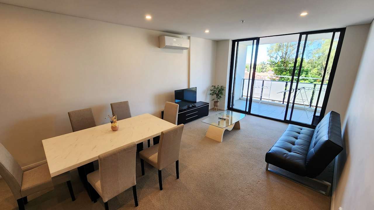 Furnished room with ensuite in a flatshare