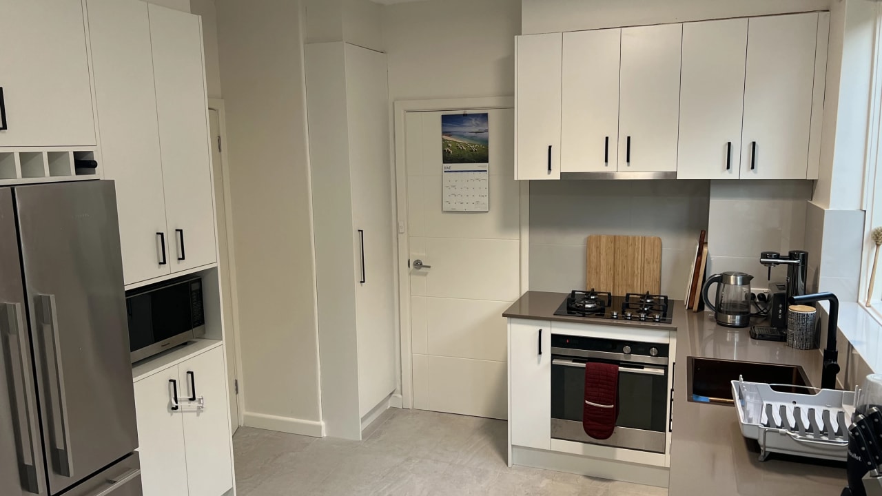 Whole property with 1 room for rent