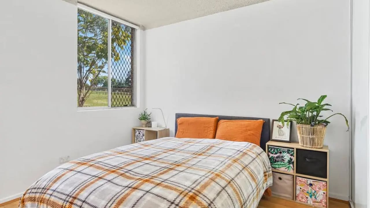 Unfurnished room in a flatshare