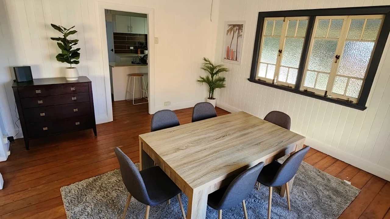 Room in a share house