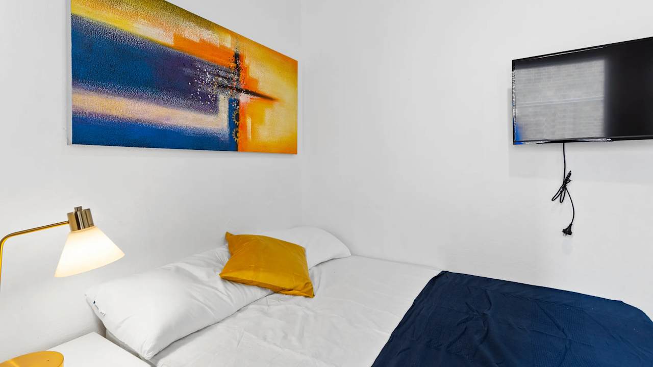 Furnished room with ensuite in a flatshare