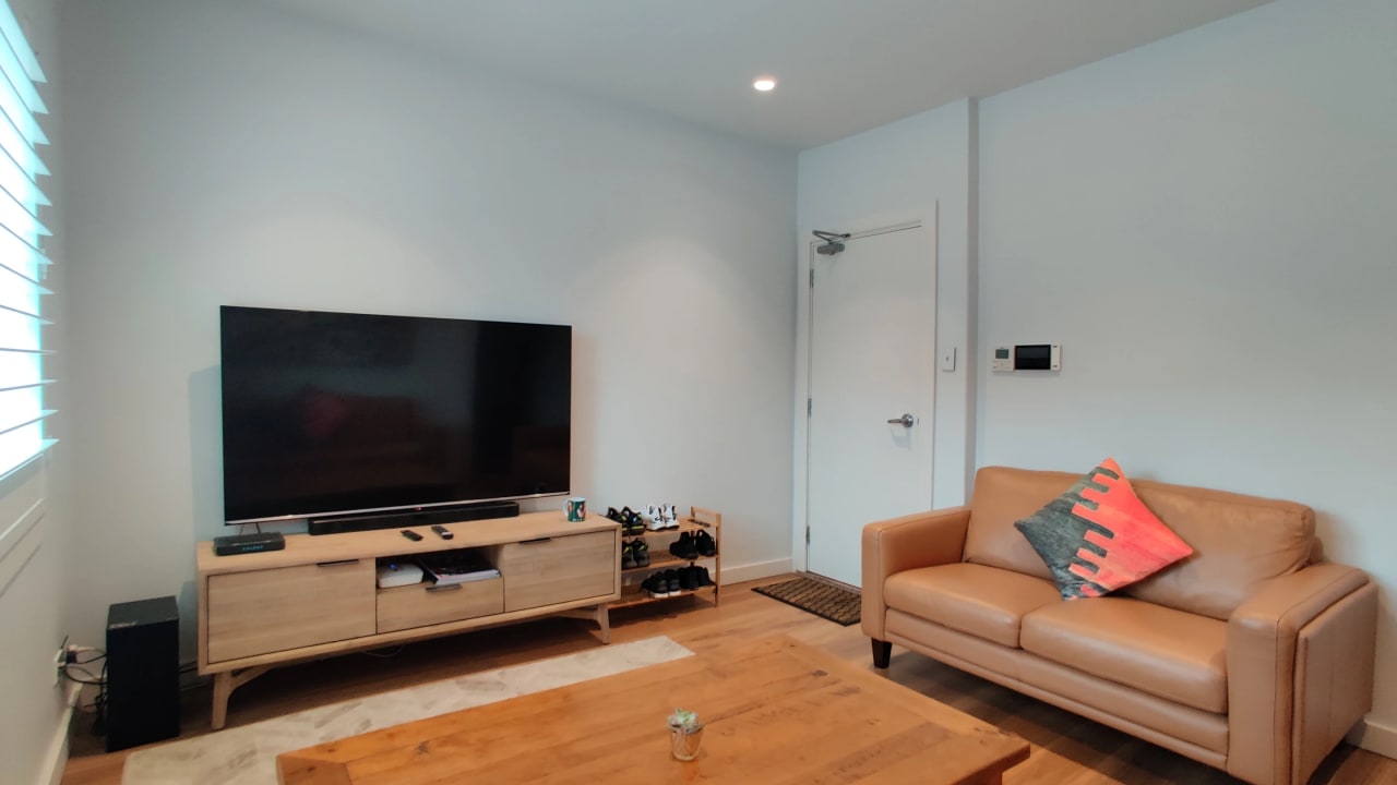 Furnished room in a flatshare