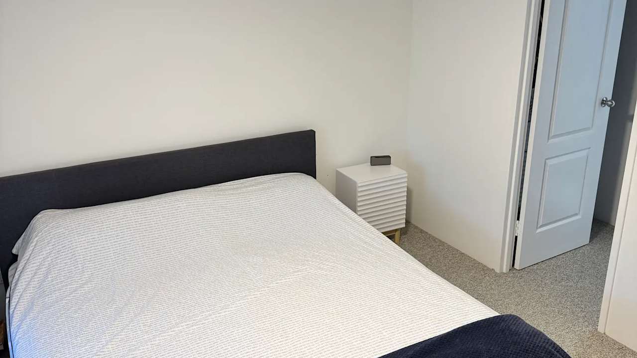 Furnished room with ensuite in a flatshare