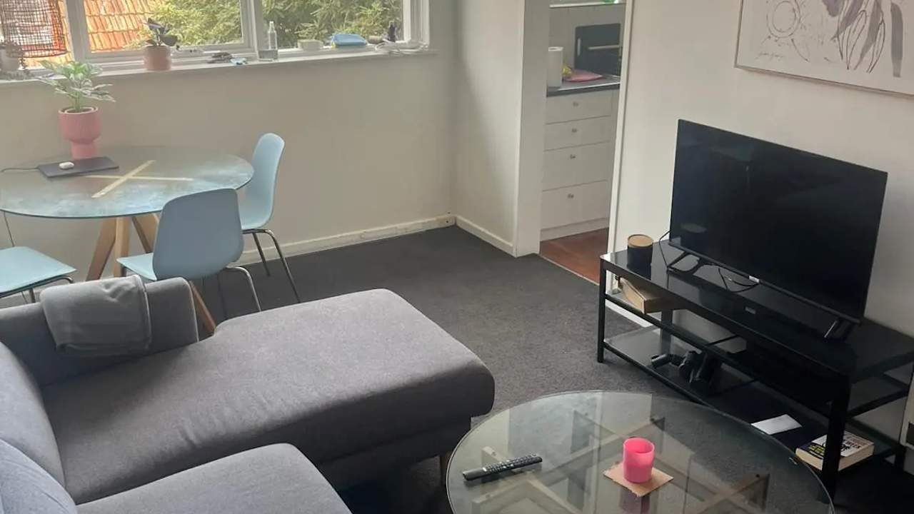 Whole property with 2 rooms for rent