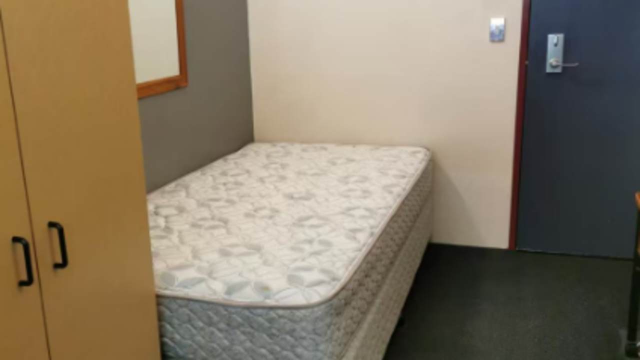 Furnished room studio flat for rent