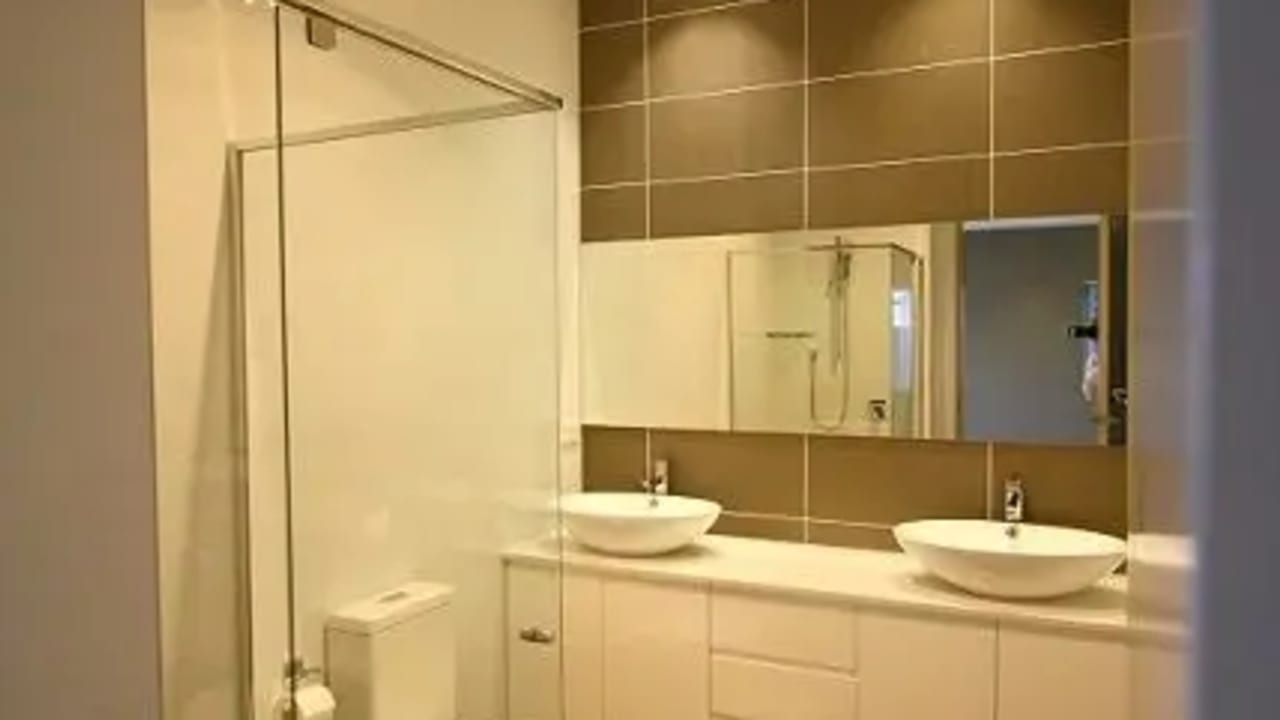 Room in a share house