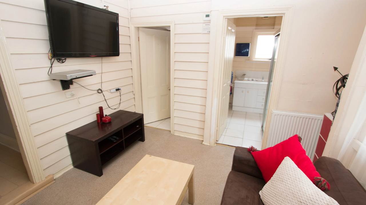 Room in a share house