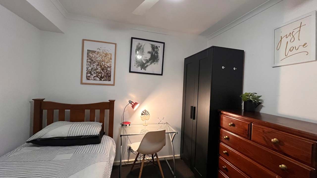 Furnished room in a share house