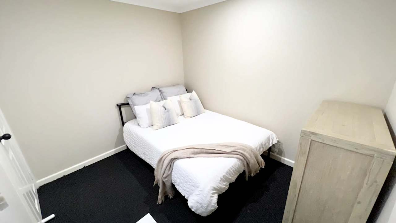 Room in a share house