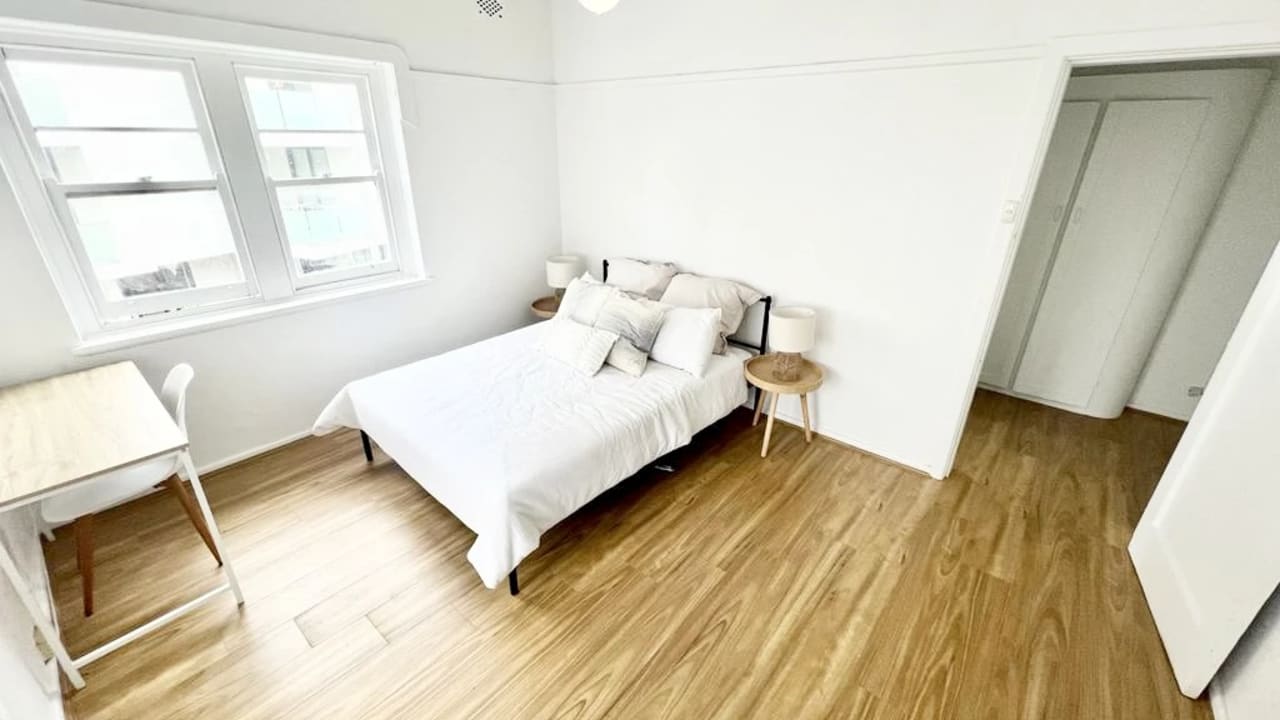 Room in a share house