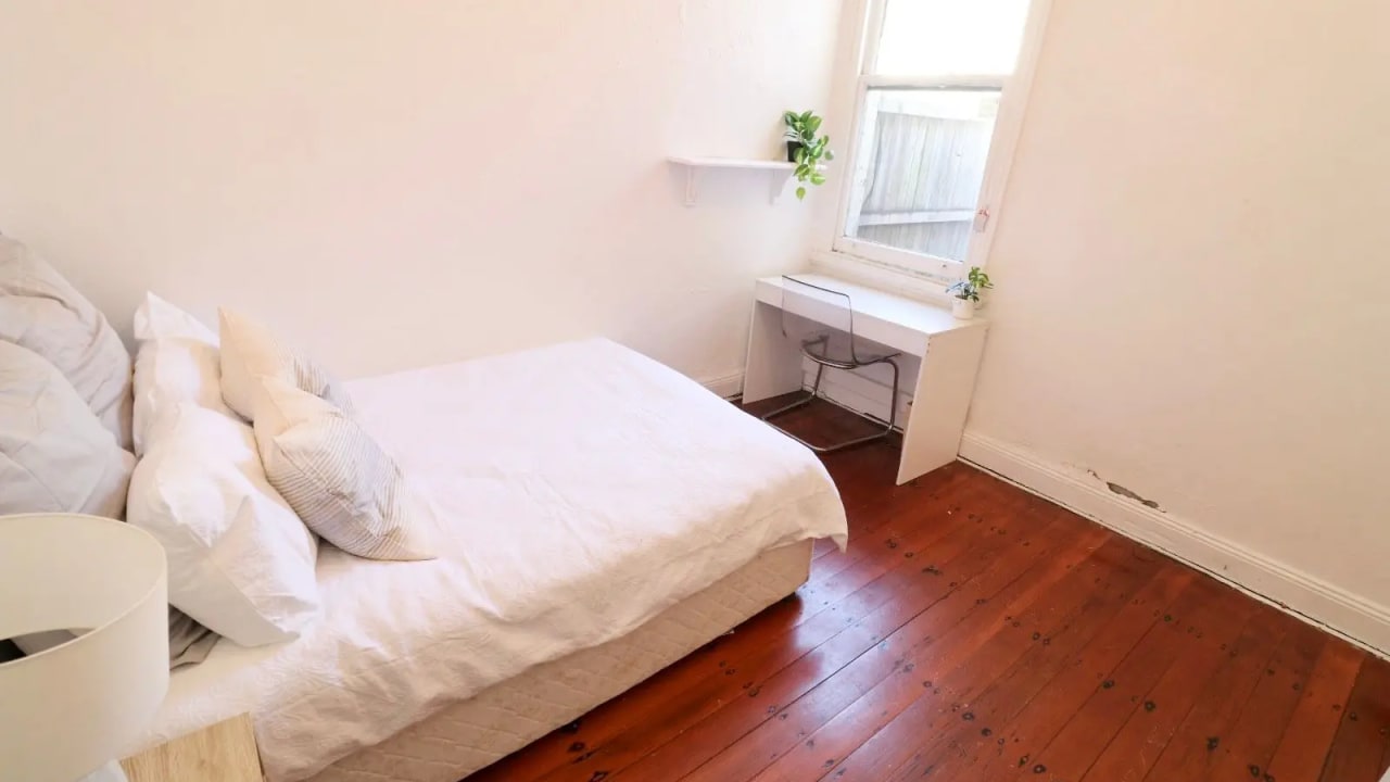 Room in a share house