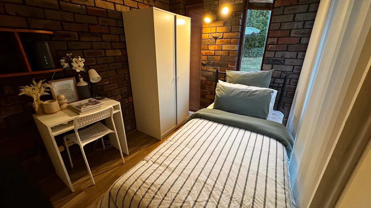 Furnished room in a flatshare