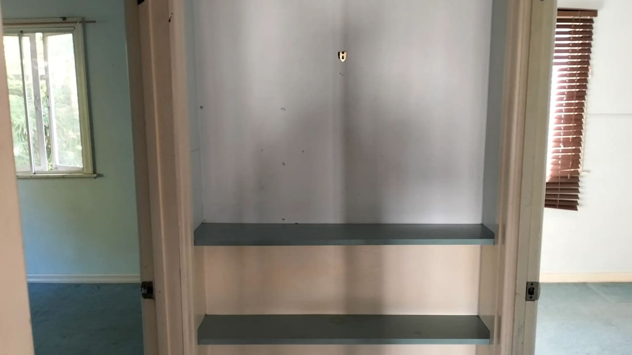 Room in a share house