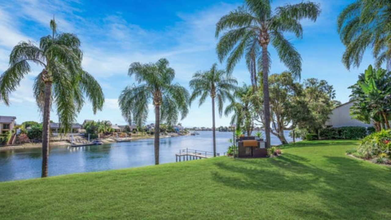 Unfurnished room in a flatshare