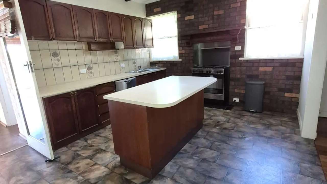 Whole property with 3 rooms for rent