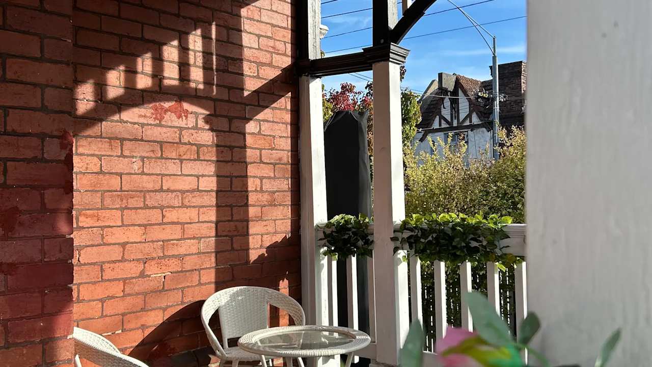 Furnished room in a share house