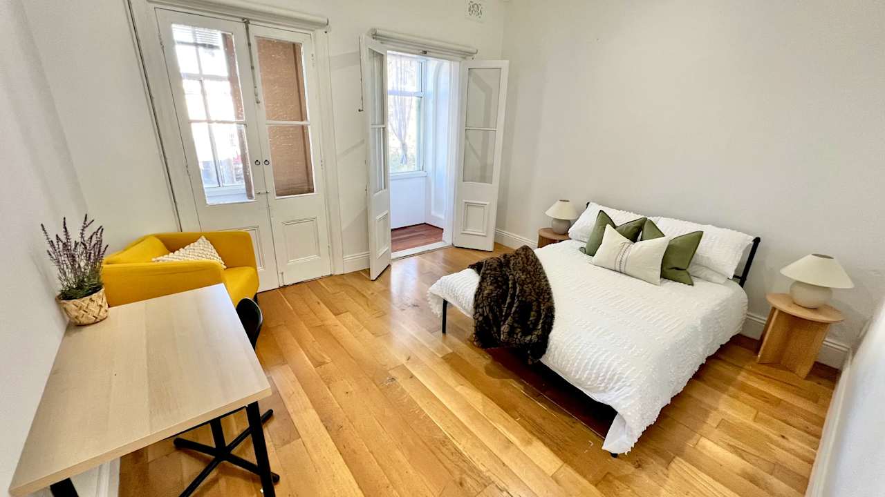 Room in a share house