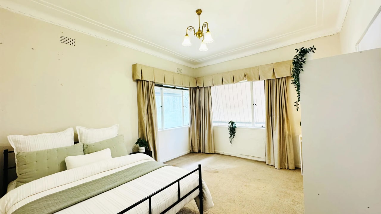 Furnished room in a share house