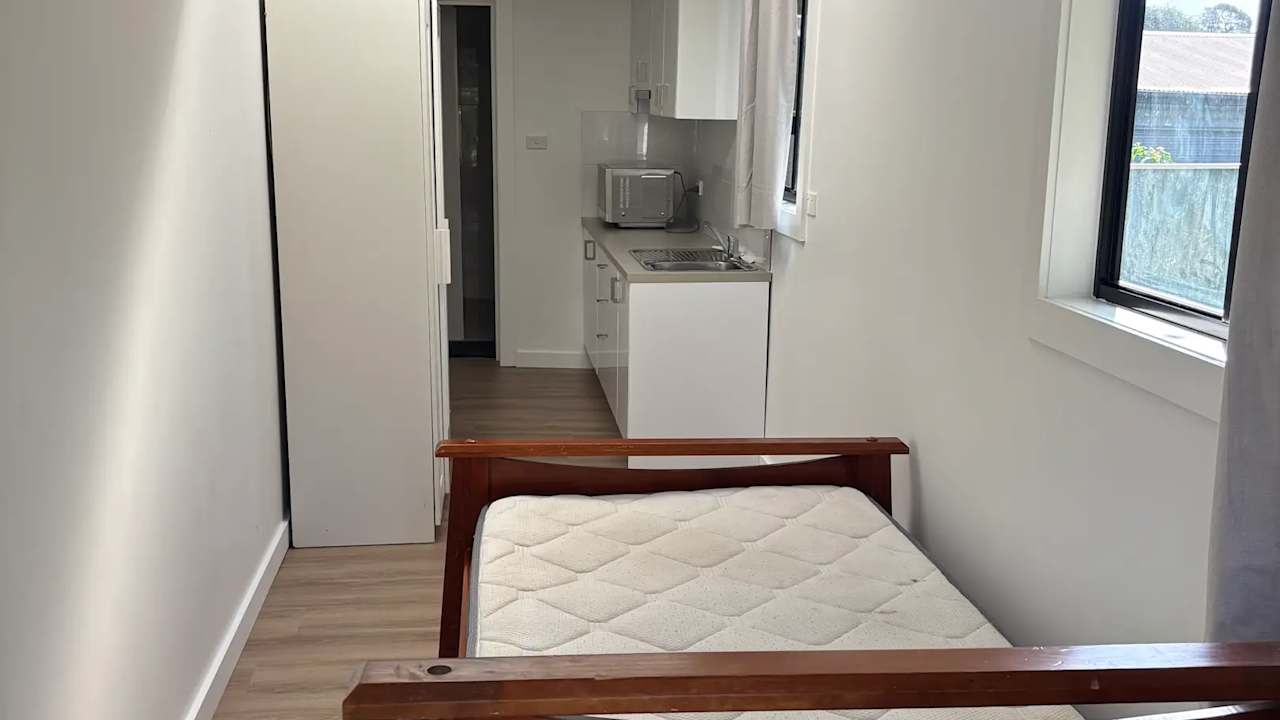 Furnished room studio flat for rent