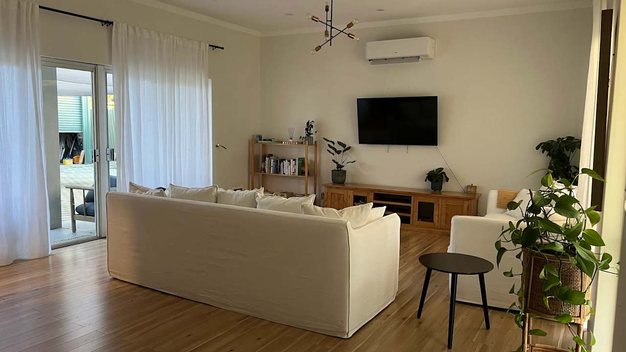 Unfurnished room in a share house