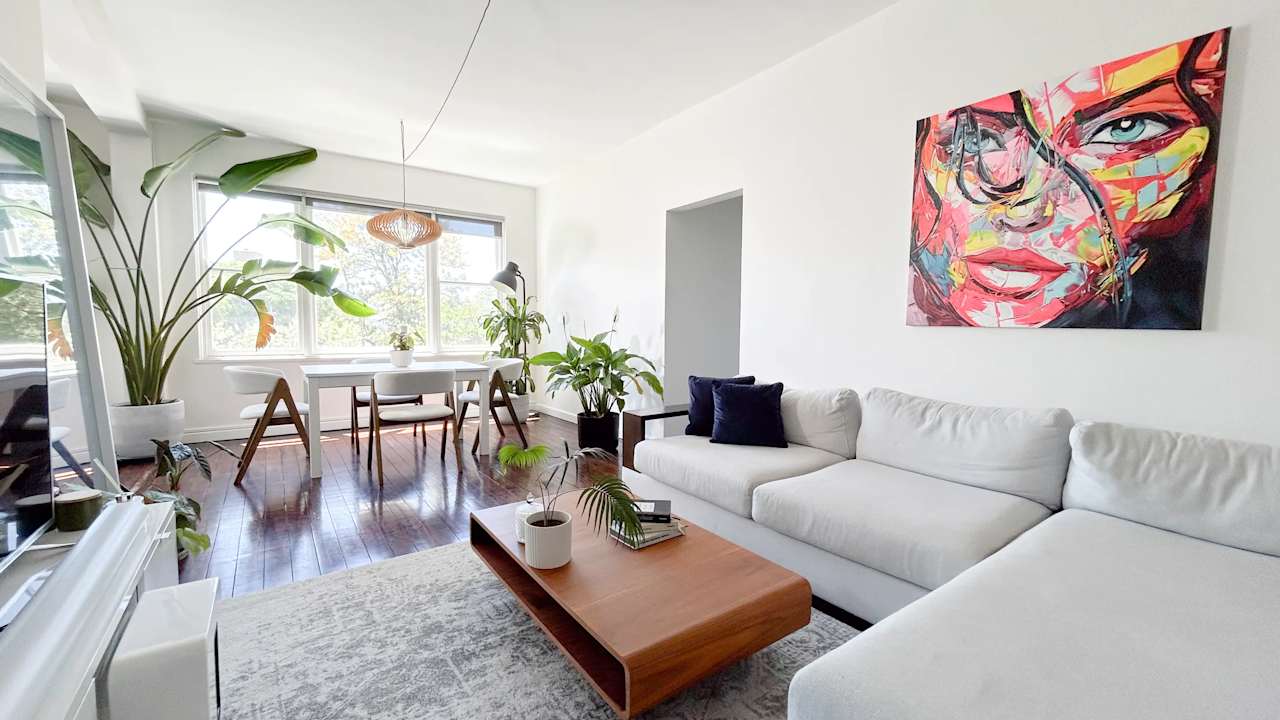 Furnished room in a flatshare