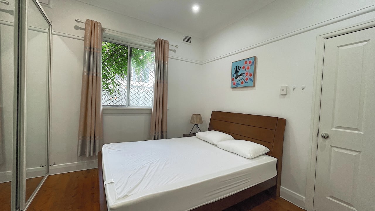 Furnished room in a share house