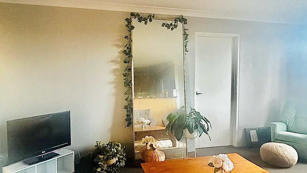 Furnished room with ensuite in a flatshare