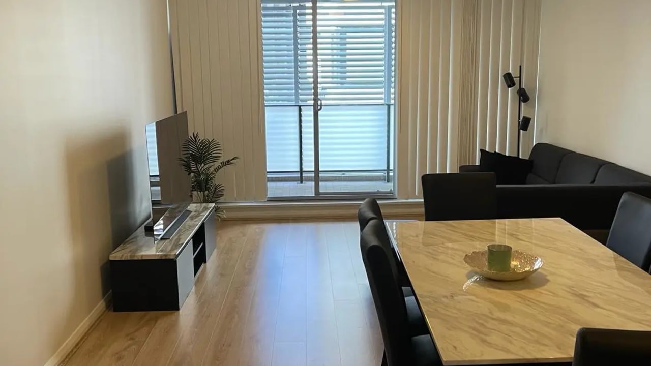 Furnished room with ensuite in a flatshare