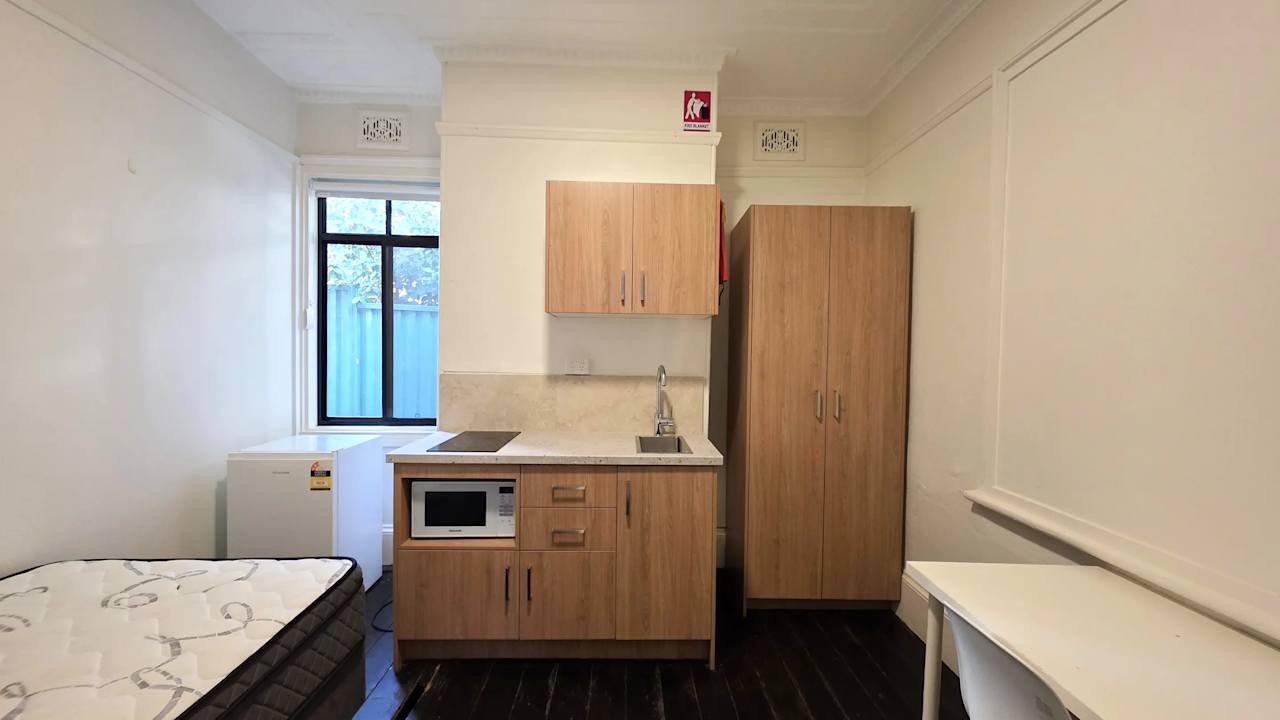 Furnished room in a share house