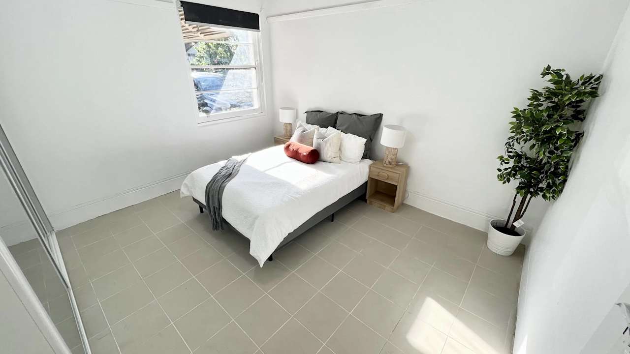 Room in a share house