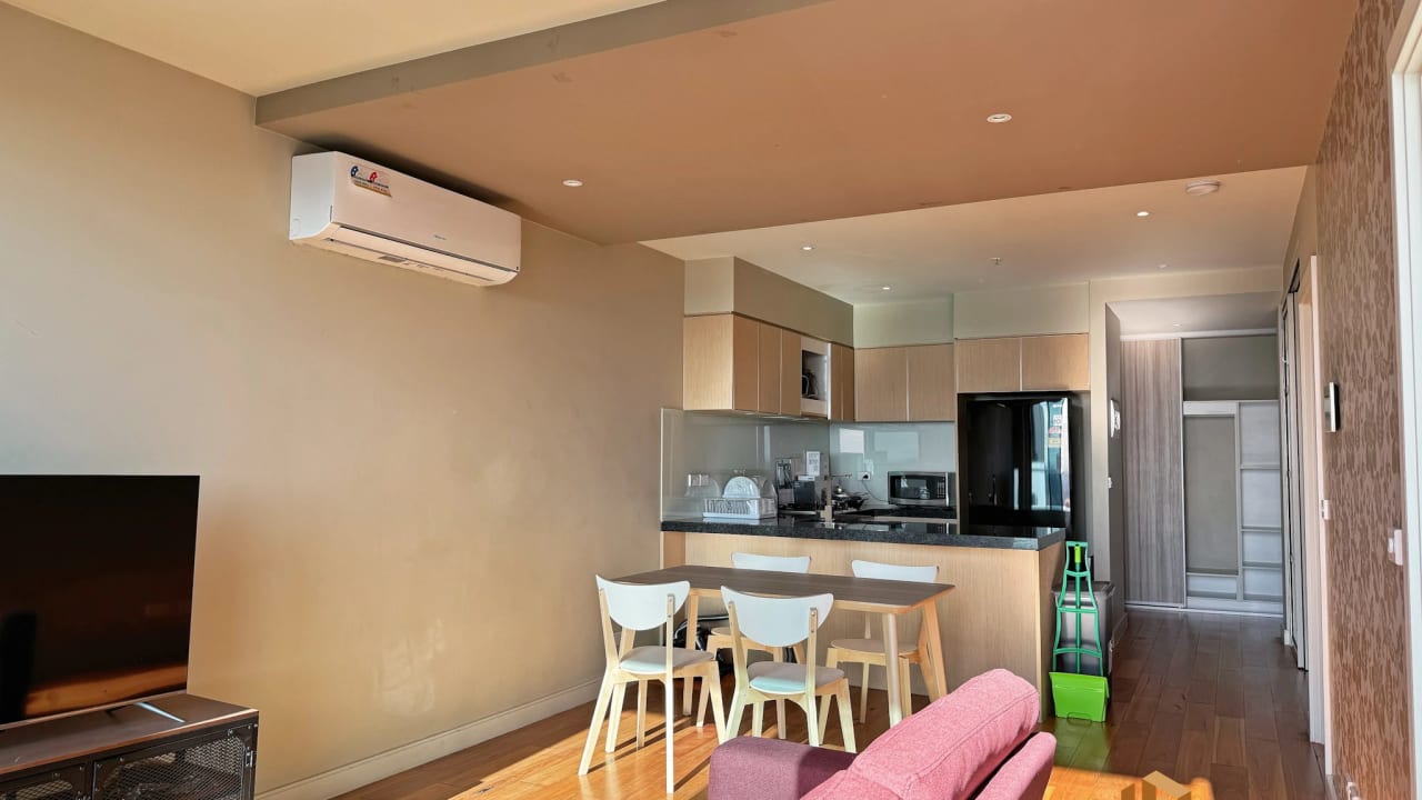 Furnished room in a flatshare