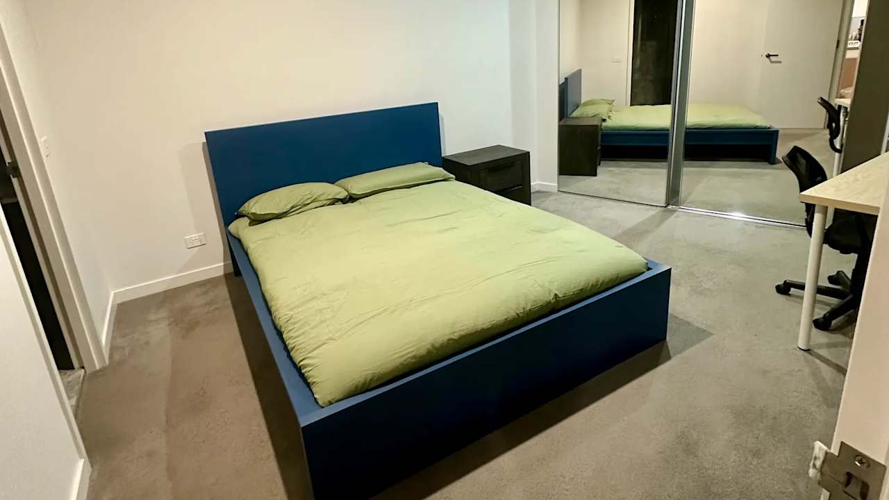 Furnished room with ensuite in a flatshare
