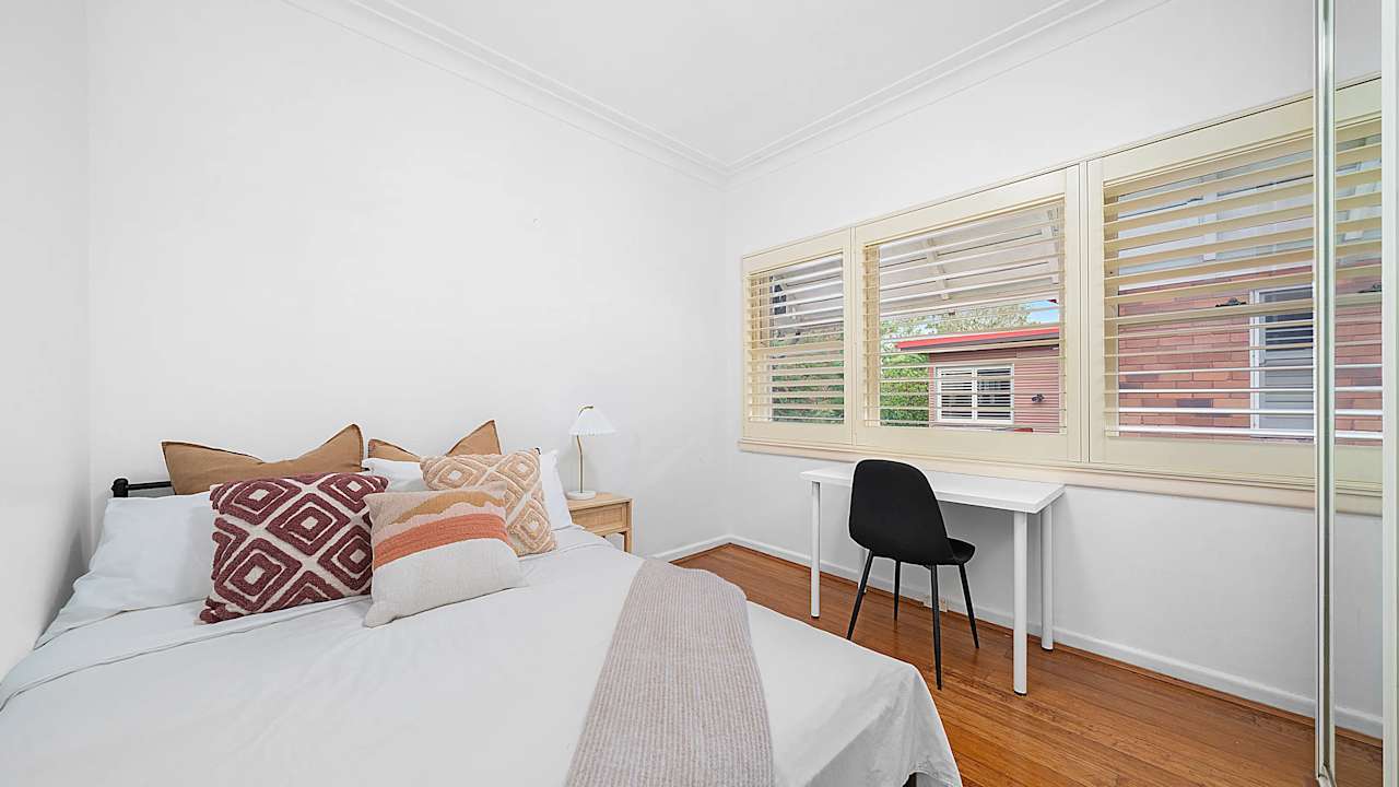 Room in a share house