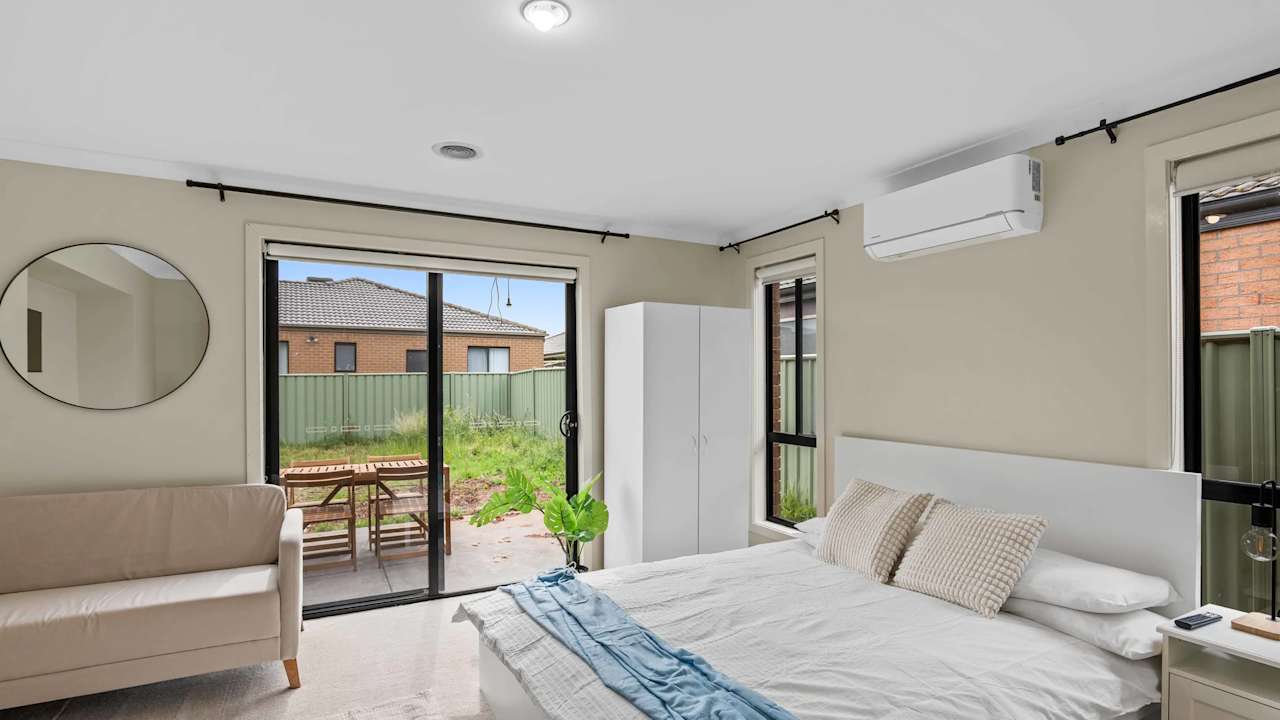 Furnished room with own bathroom