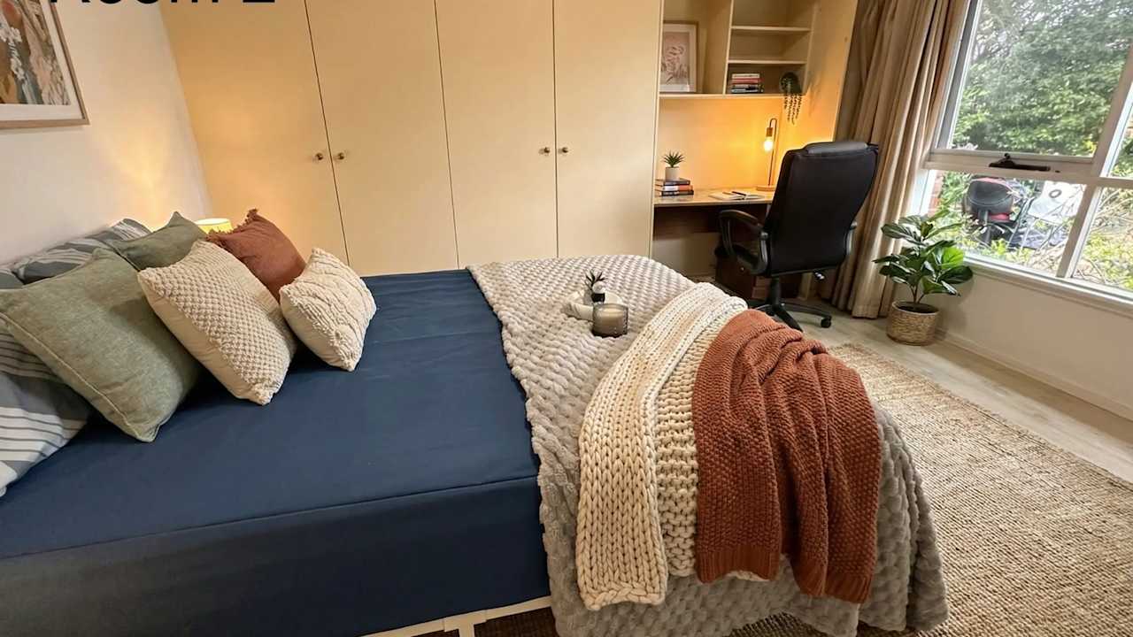 Furnished room in a share house