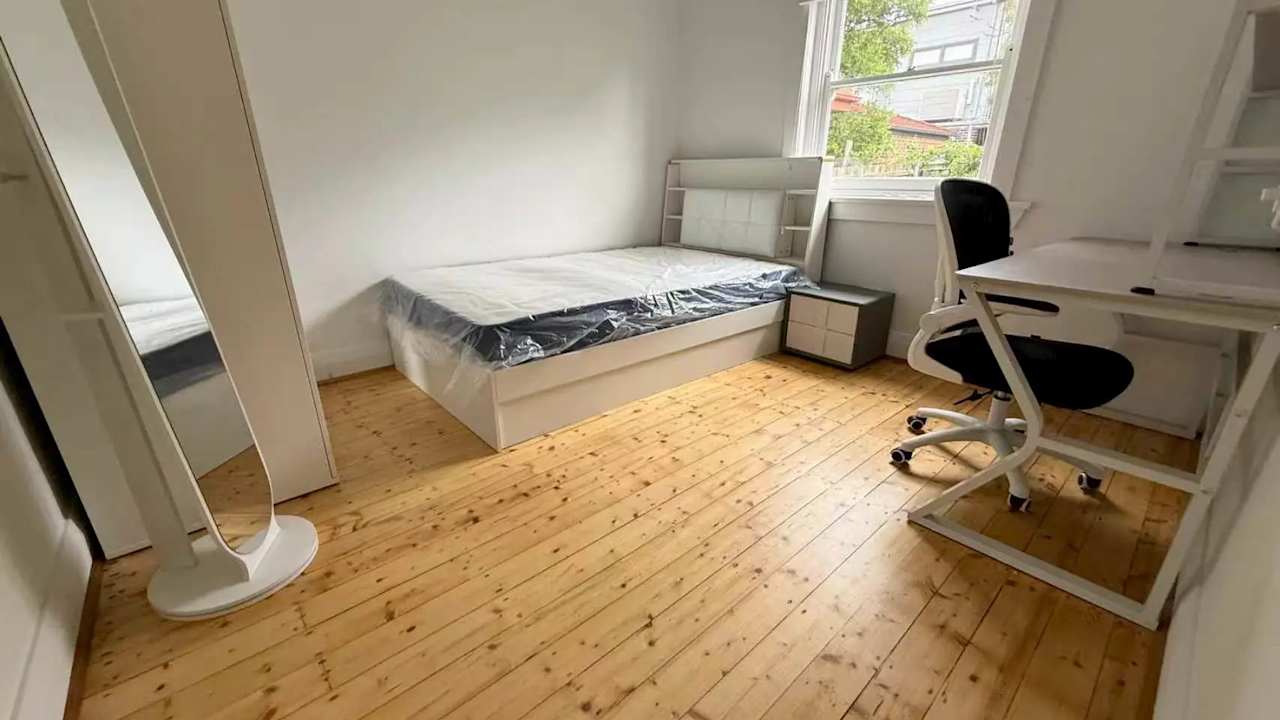Room studio flat for rent