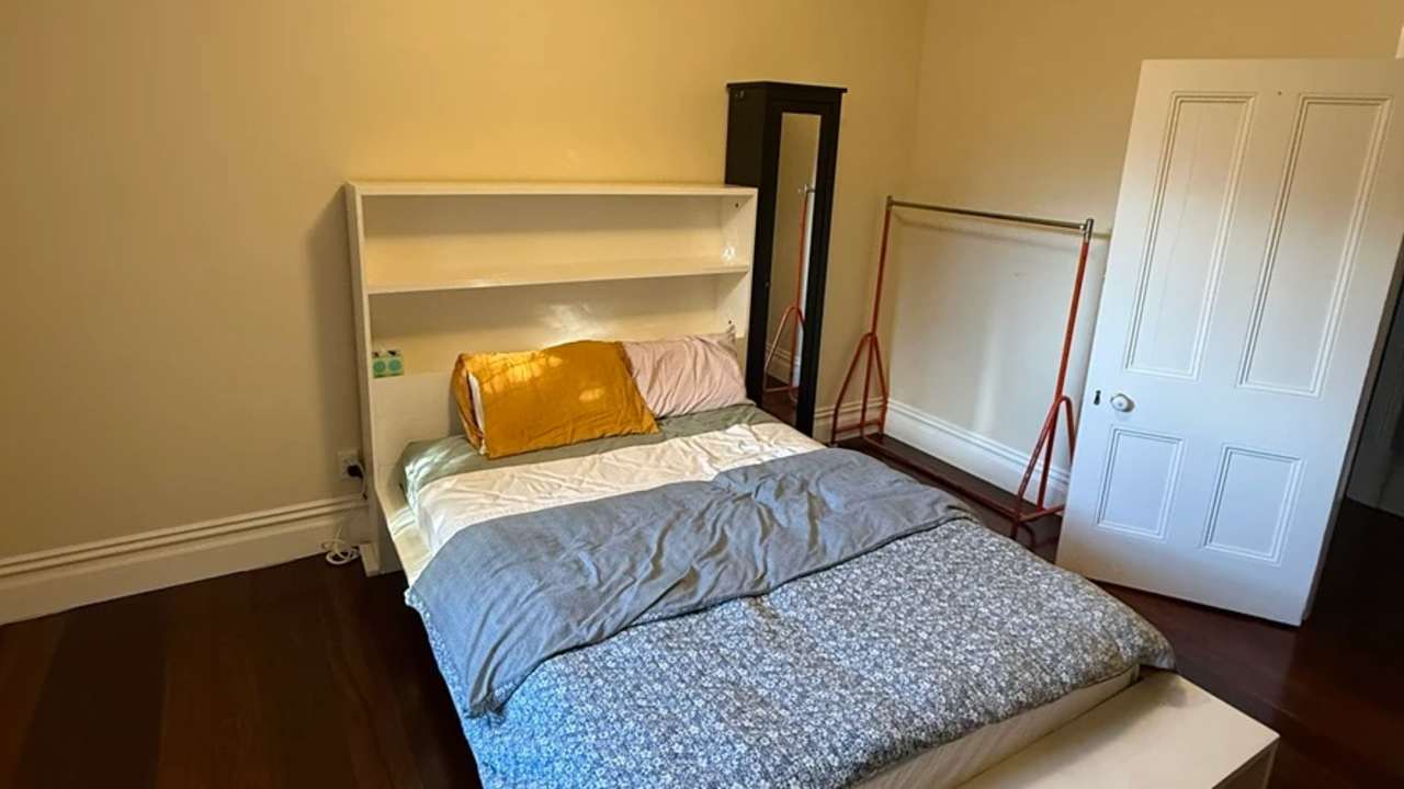 Furnished room with own bathroom