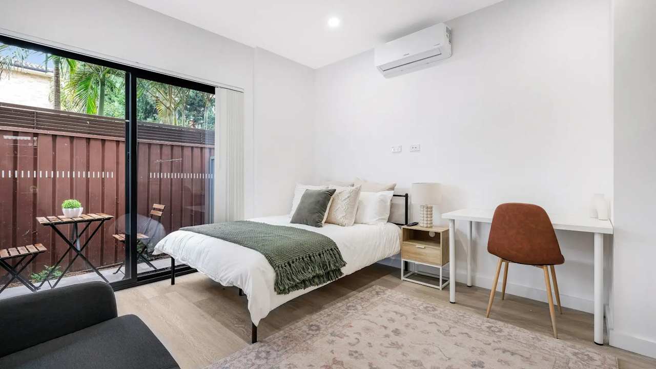Room studio flat for rent