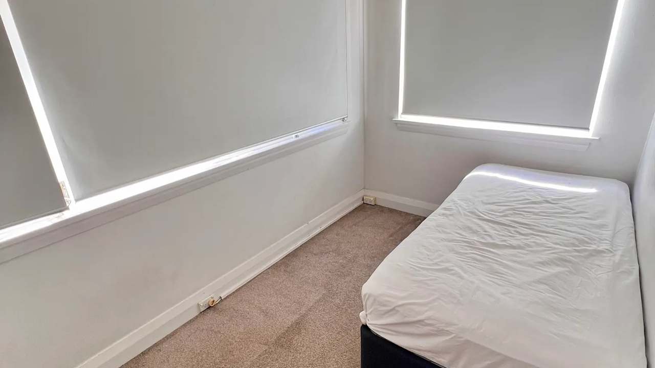 Unfurnished room in a flatshare