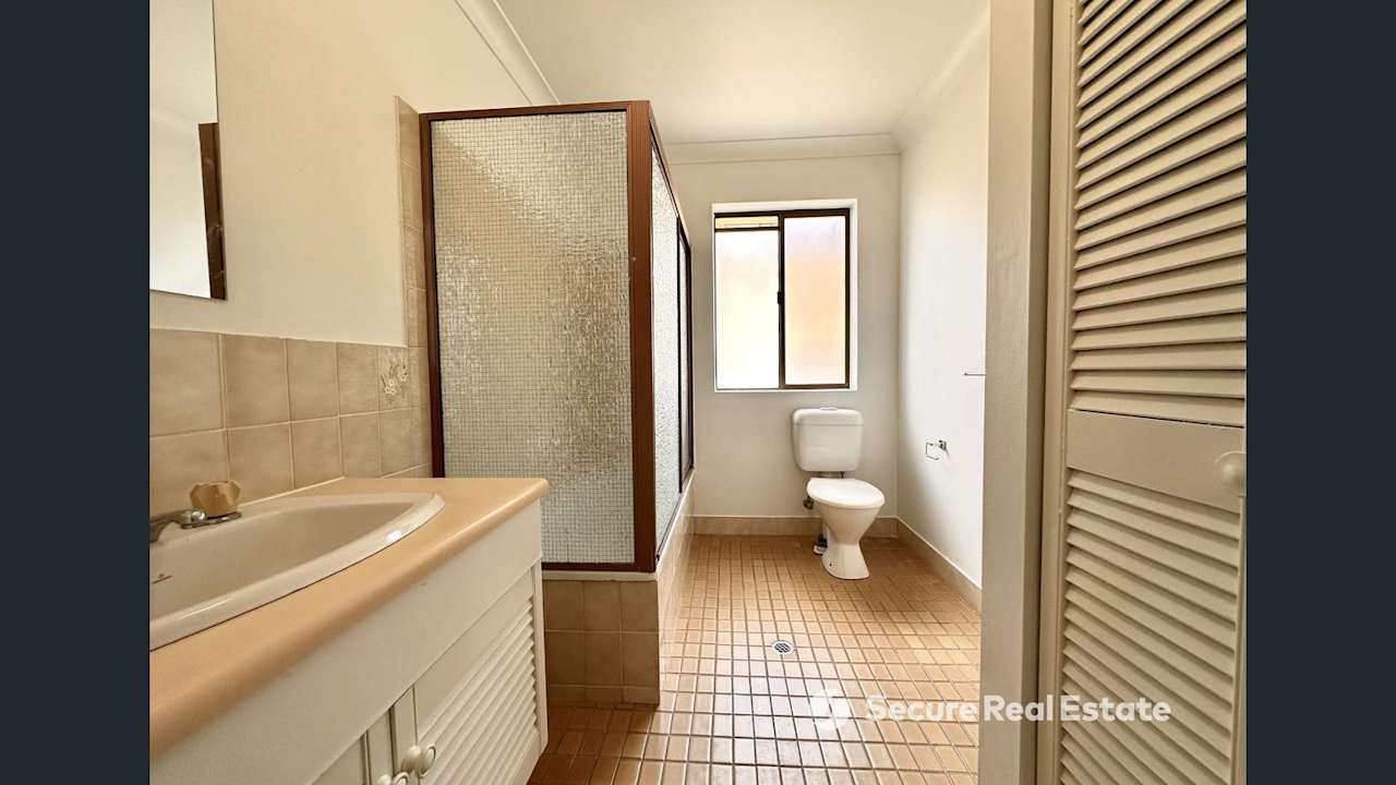 Unfurnished room with own bathroom