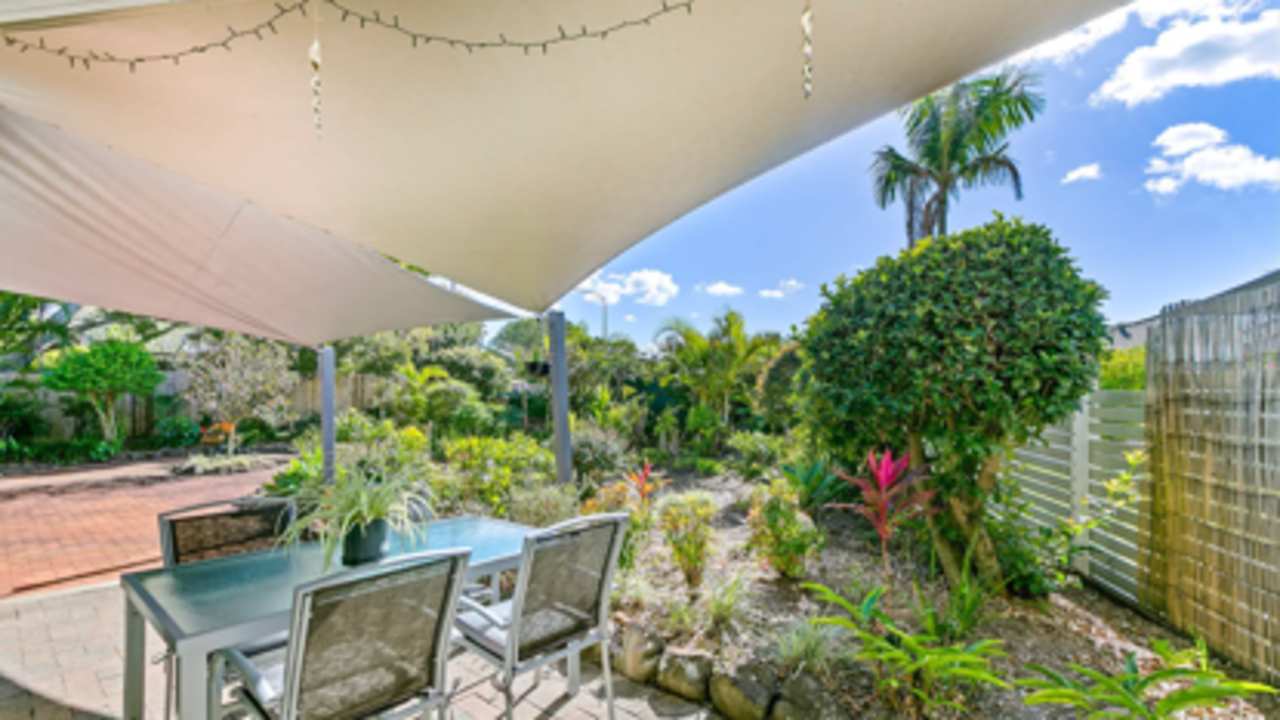 Whole property with 3 rooms for rent