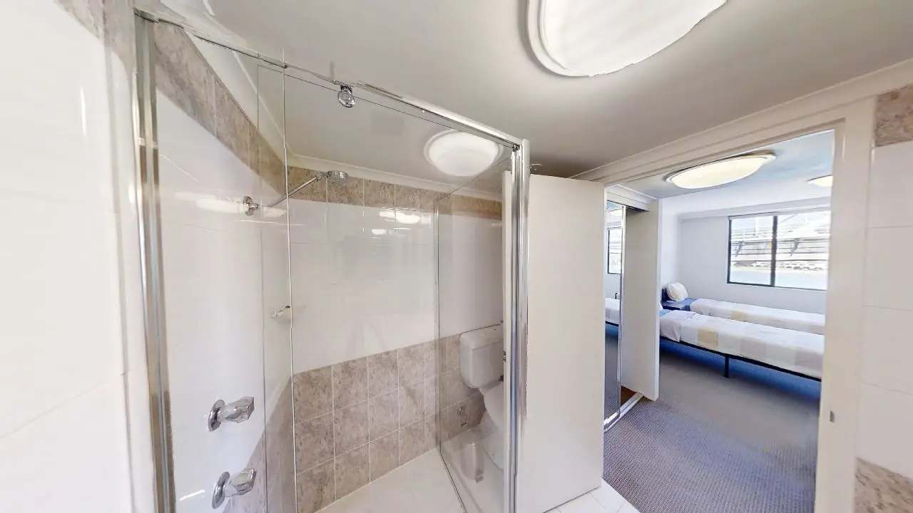 Furnished room with ensuite in a flatshare