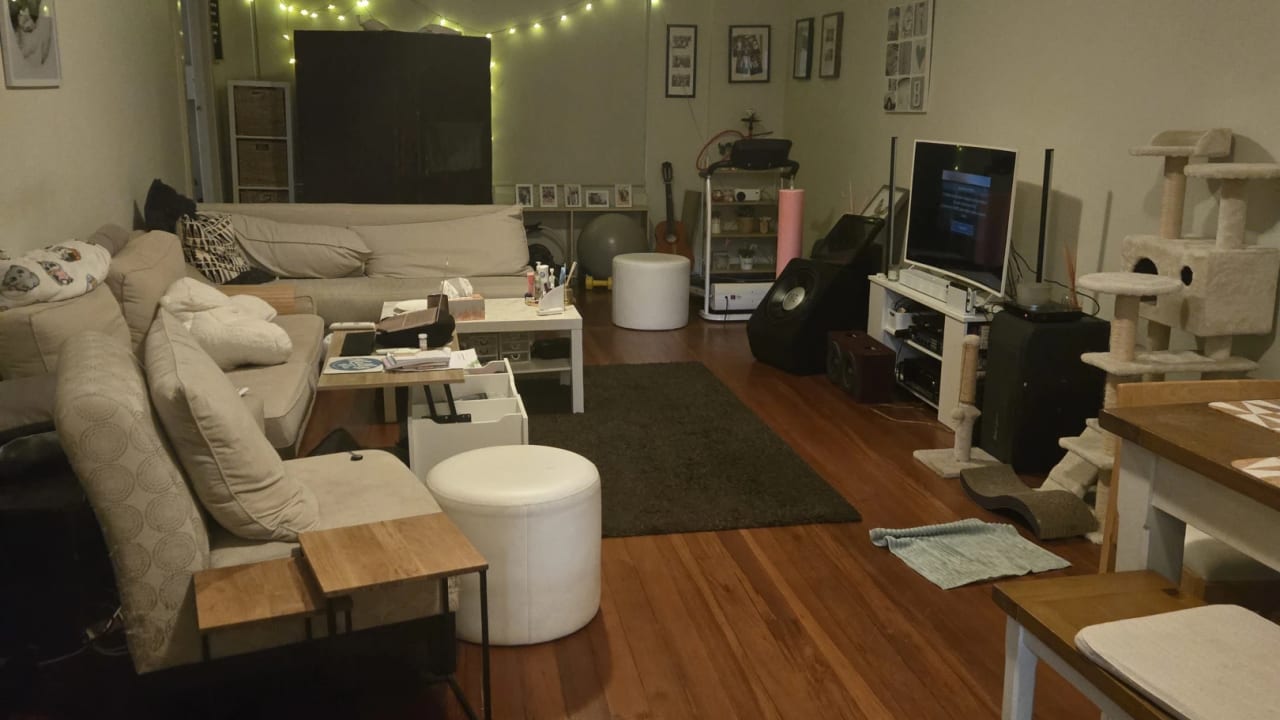 Furnished room in a flatshare