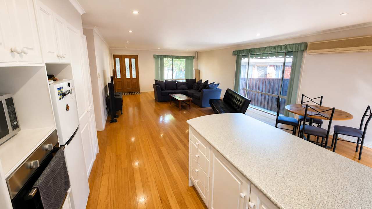 Room in a share house