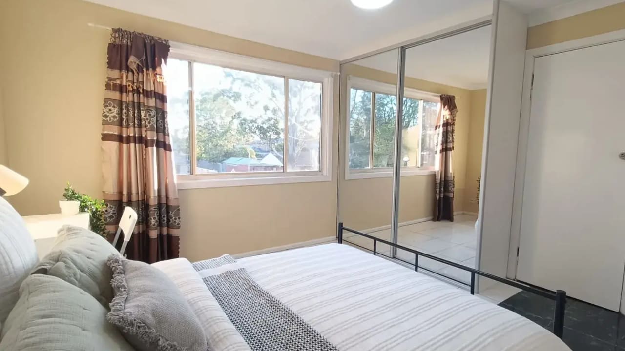 Furnished room in a share house