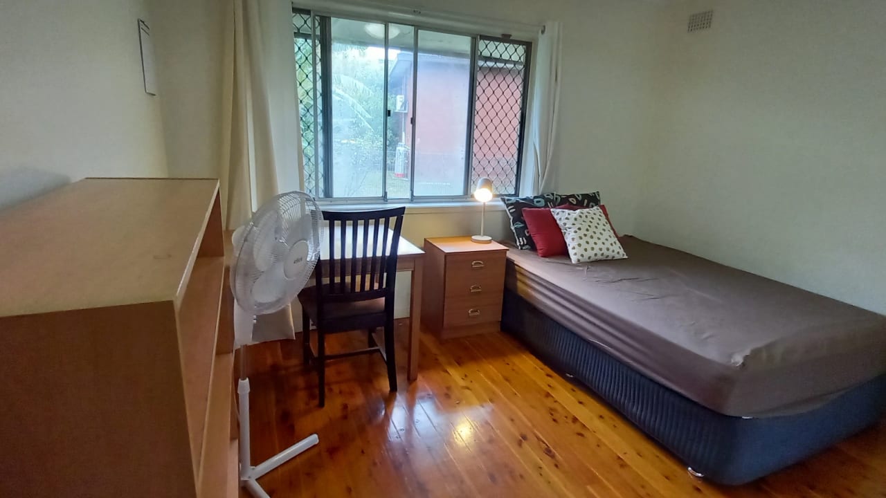 Furnished room in a share house