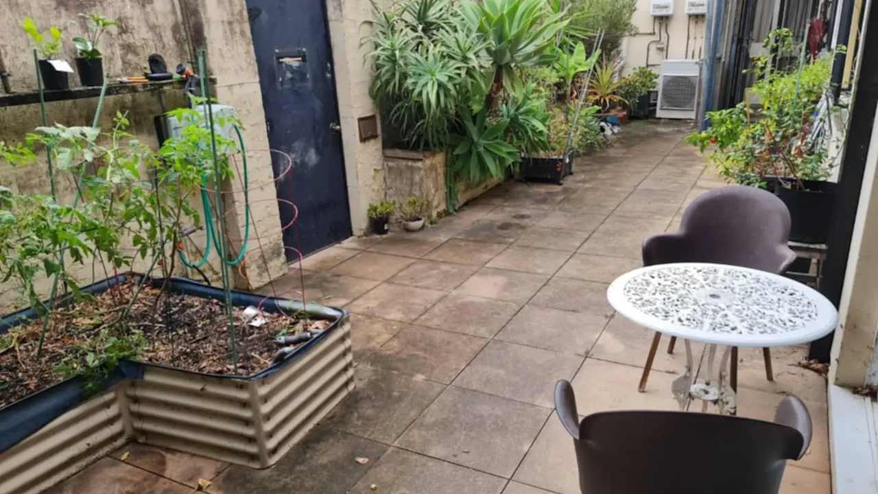 Furnished room in a share house