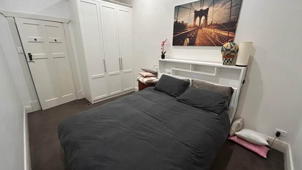 Furnished room in a share house