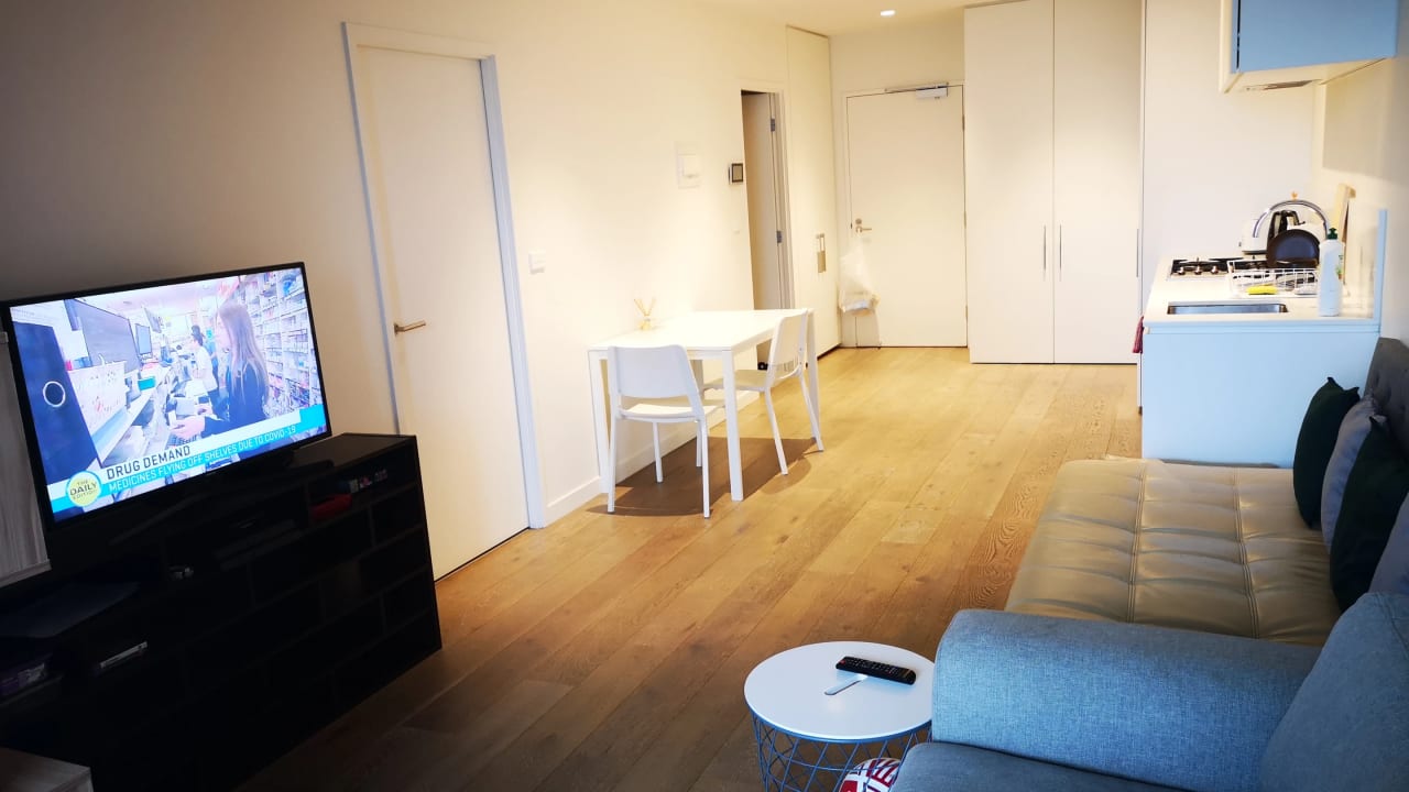 Furnished room with ensuite in a flatshare
